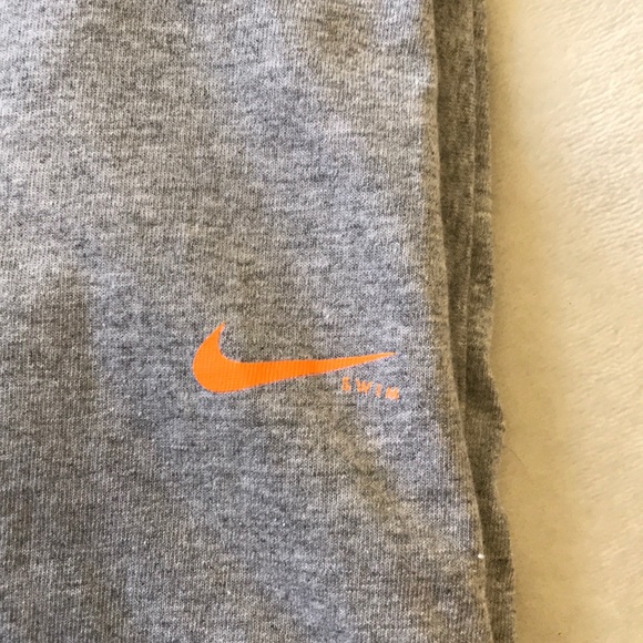 Nike short sleeve tee - Picture 2 of 3